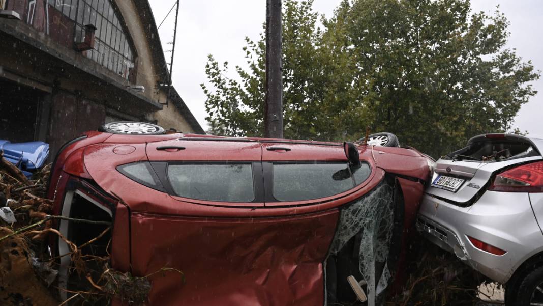 Komşuda da aynı kabus! Tarihin 'en şiddetli yağışı' 4
